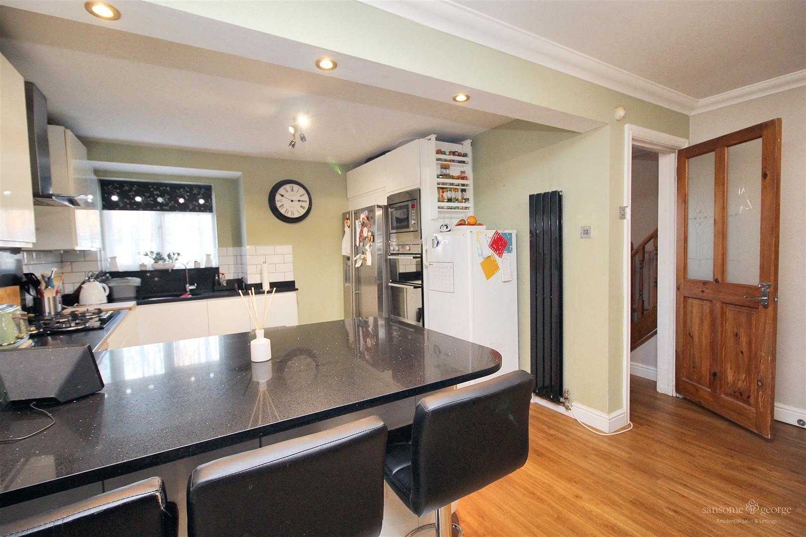 4 bed property in Romsey Road, Reading